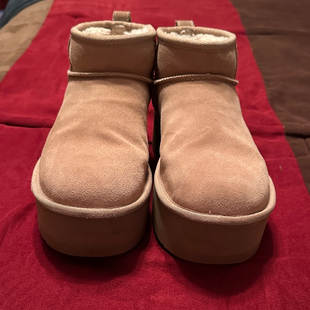 UGG Sand Classic Ultra Mini Platform Winter Boots
